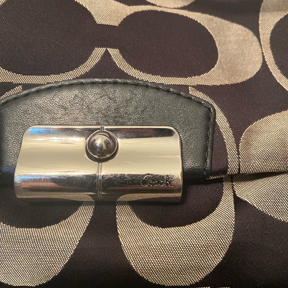 COACH Black/Taupe Front Gold Clasp Shoulder Bag - Picture 2 of 10